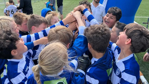 FC Destelbergen U10 domineert de Inofec Kids Cup in Waregem!