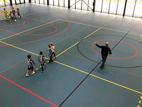 Door de hevige regen was er vandaag geen voetbal mogelijk op FCD. 